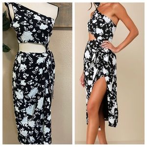 Lulu's Black and White One Shoulder Dress